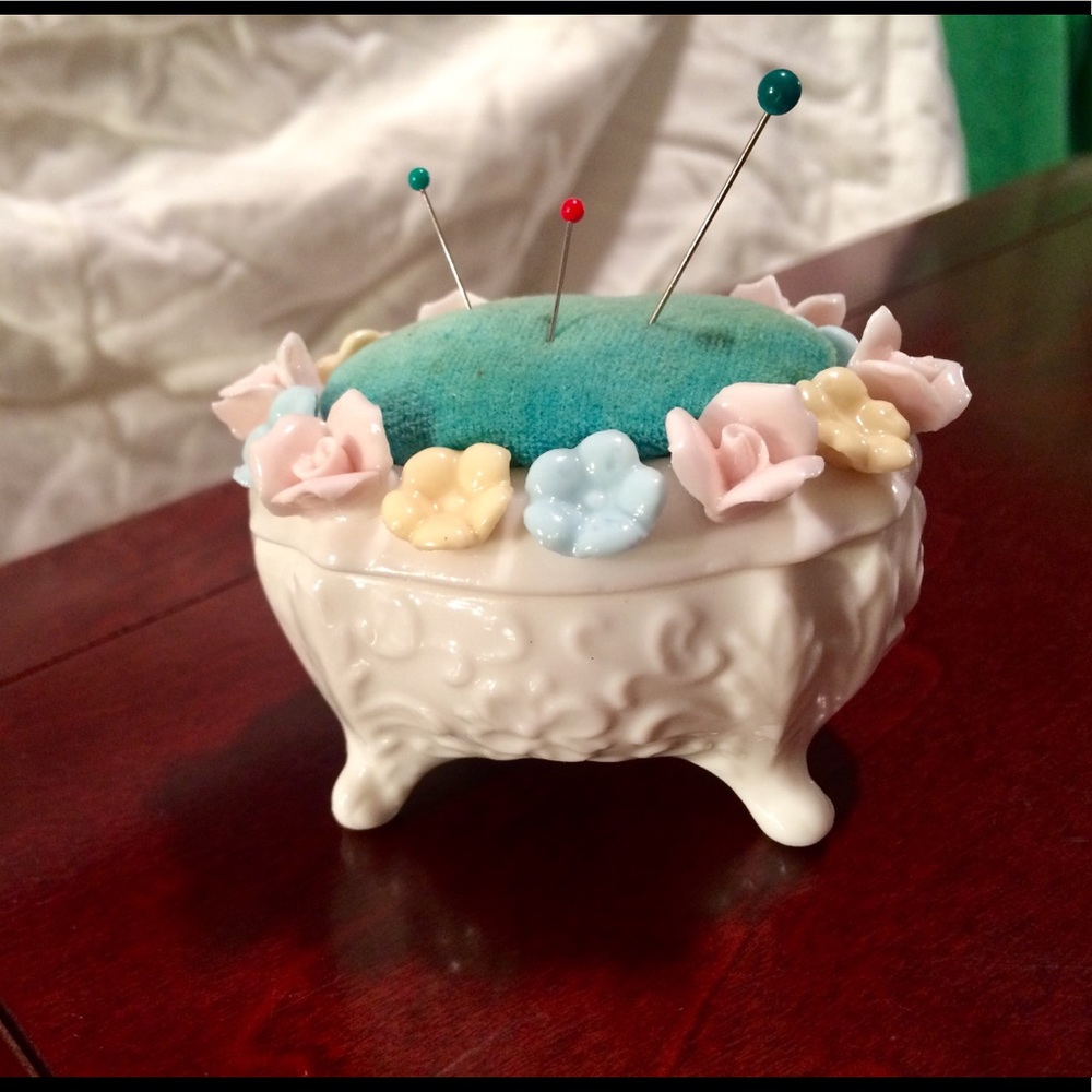 VTG Lemwile trinket box